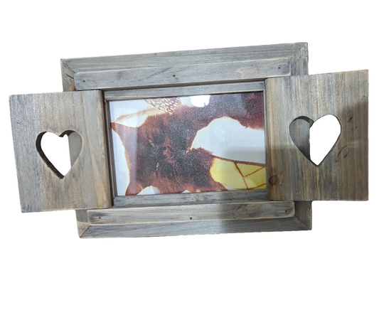 6" x 4" Wooden Hearts Shutter Photo frame